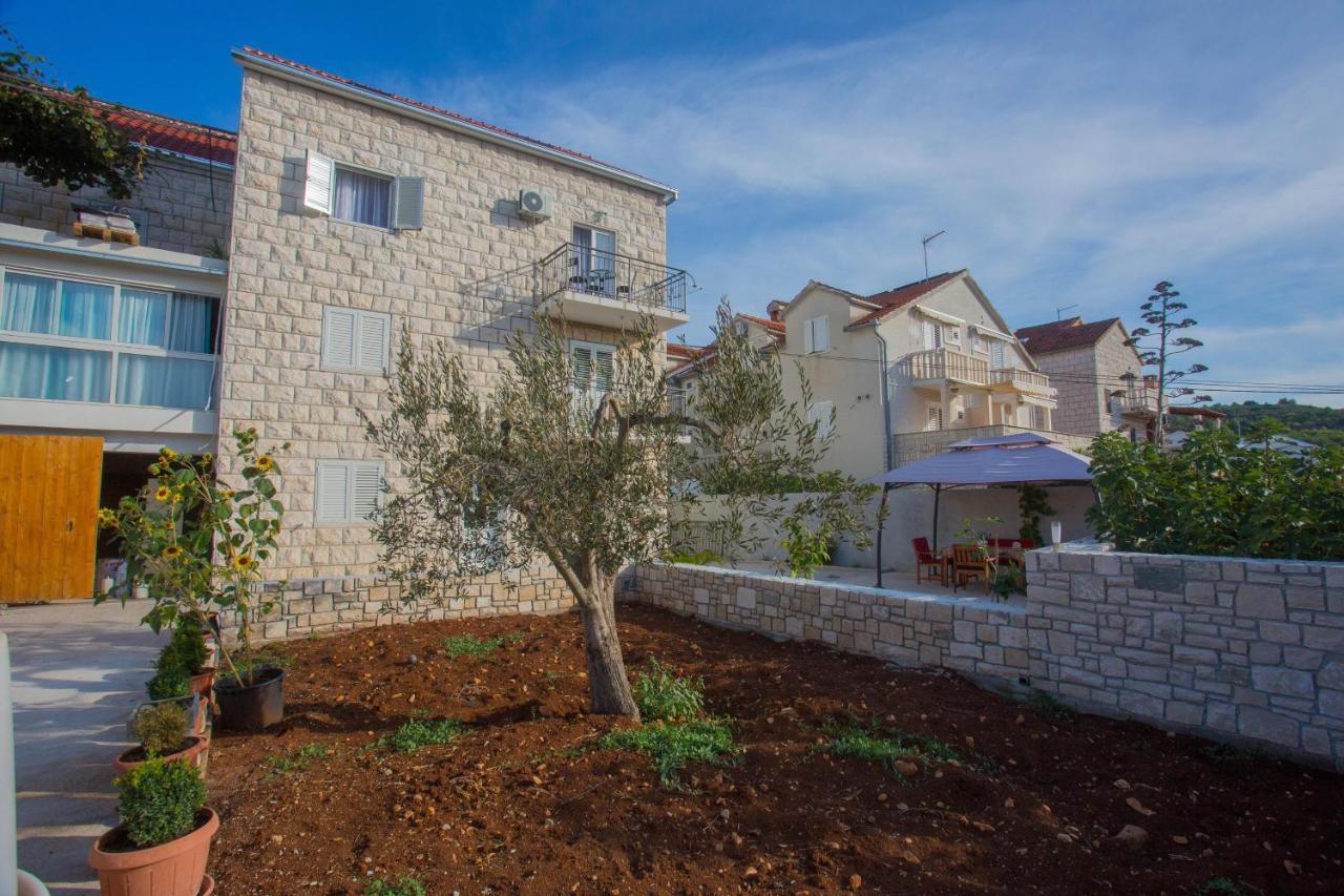 With A Parking Space Sutivan, Brac - 752 Apartman Sutivan
